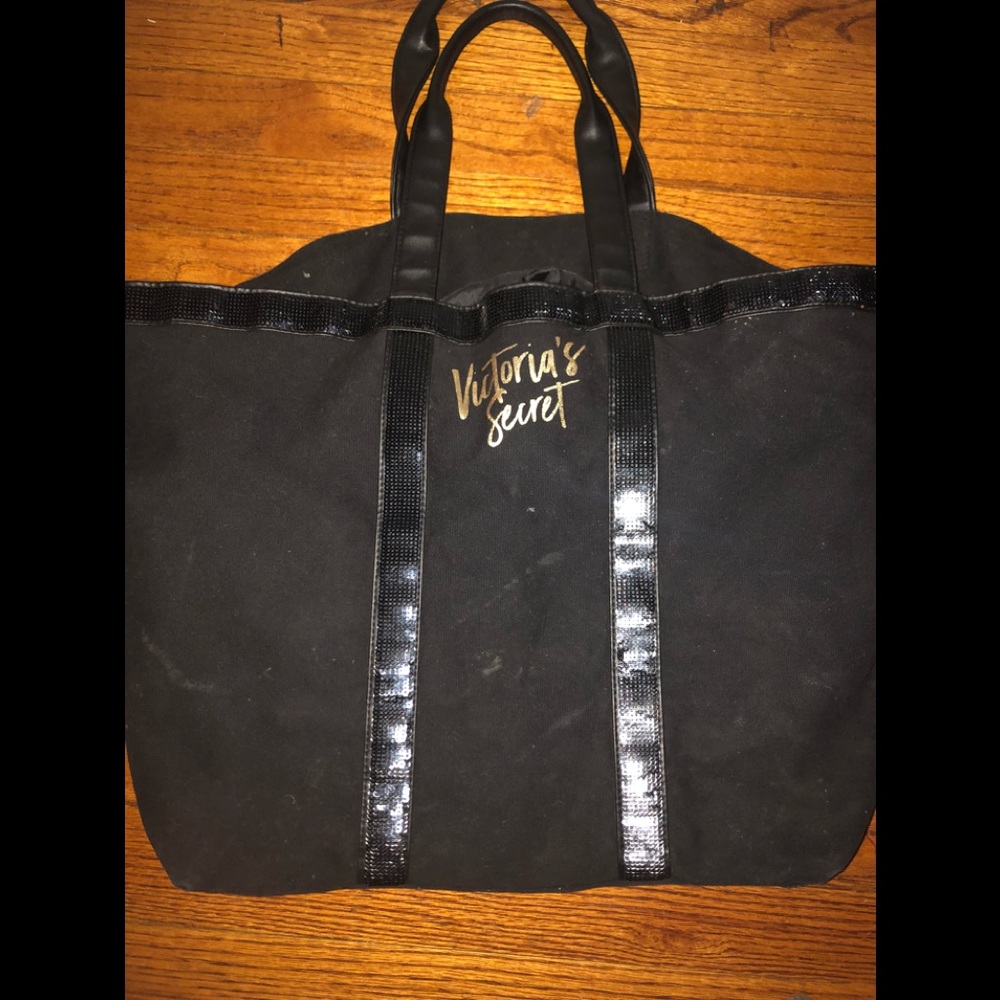 Victoria Secret tote🎉🎉🎉🎉 only $10